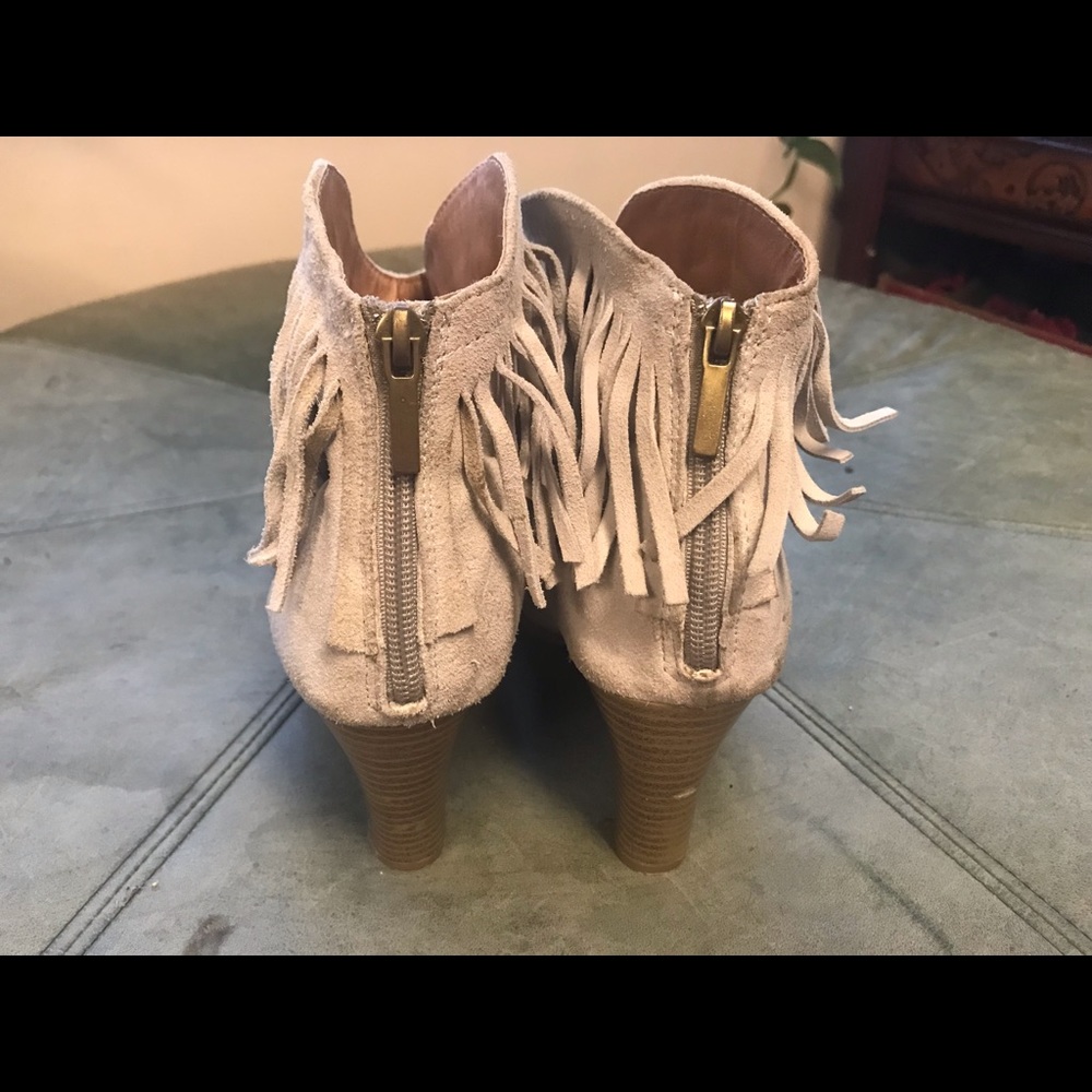 Size 10. Faux suede shoes from Avon. - Picture 3 of 4